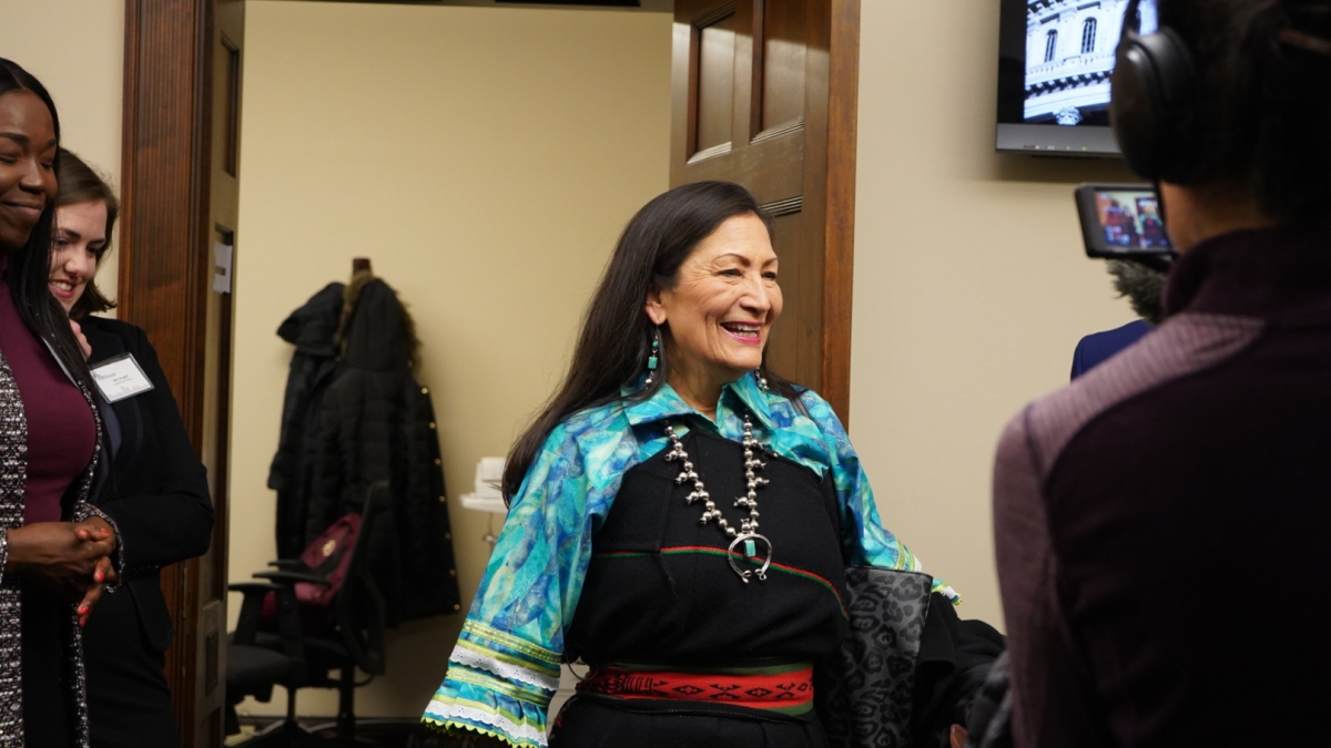 Azul celebra la ratificación de Deb Haaland como Secretaria del Interior