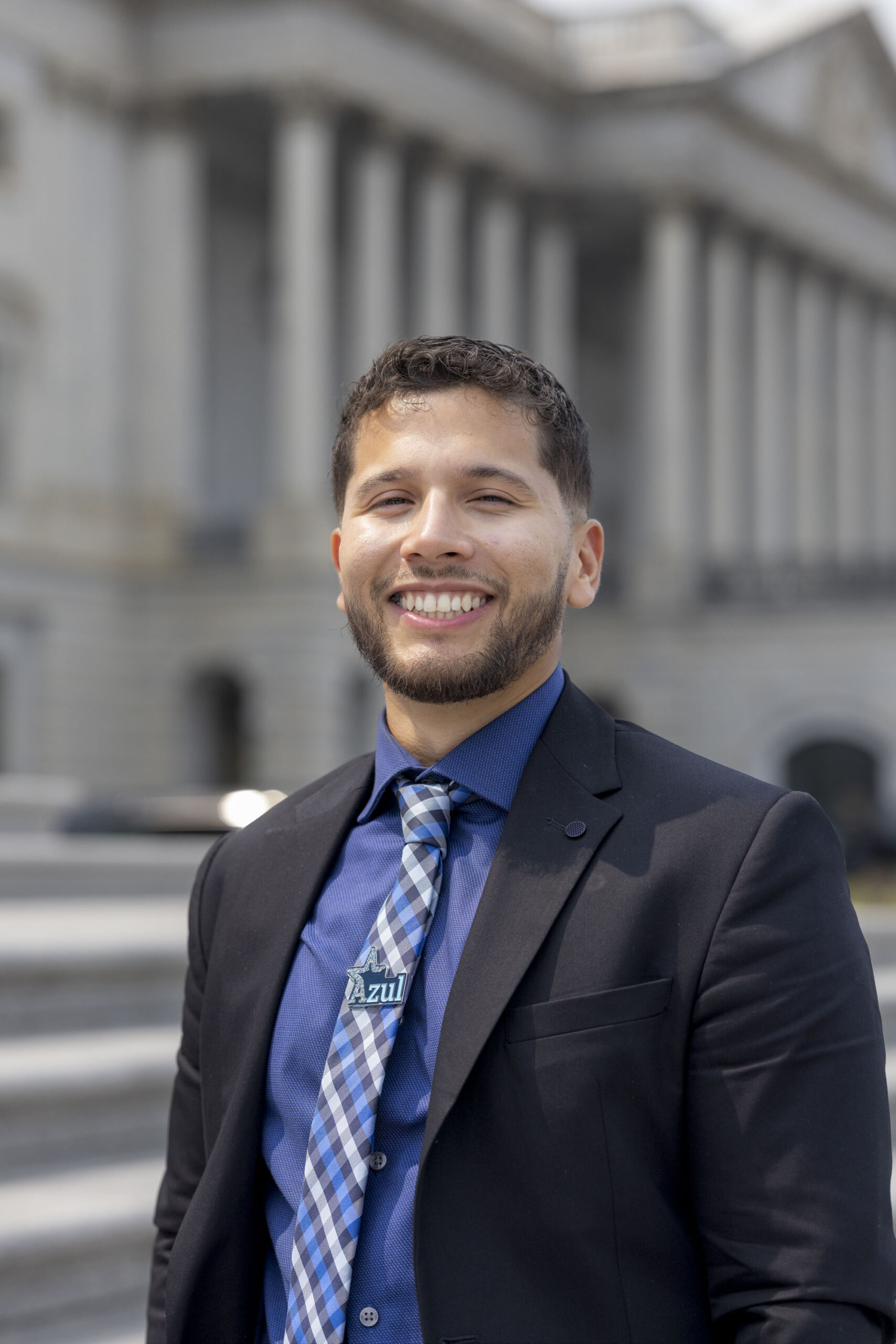 Dennis Granados de Phoenix, Arizona Se Gradúa como Parte de Cohorte Inaugural de Líderes Latinos para la Conservación de los Océanos de Azul